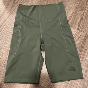 Women’s The North Face Biker Shorts Green Size Medium